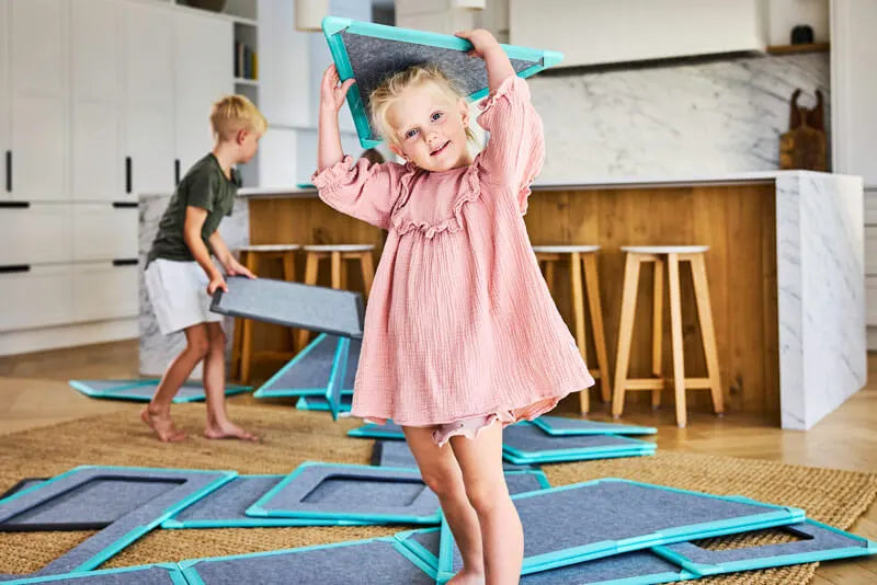 Le Petit Ensemble (16 Panneaux)